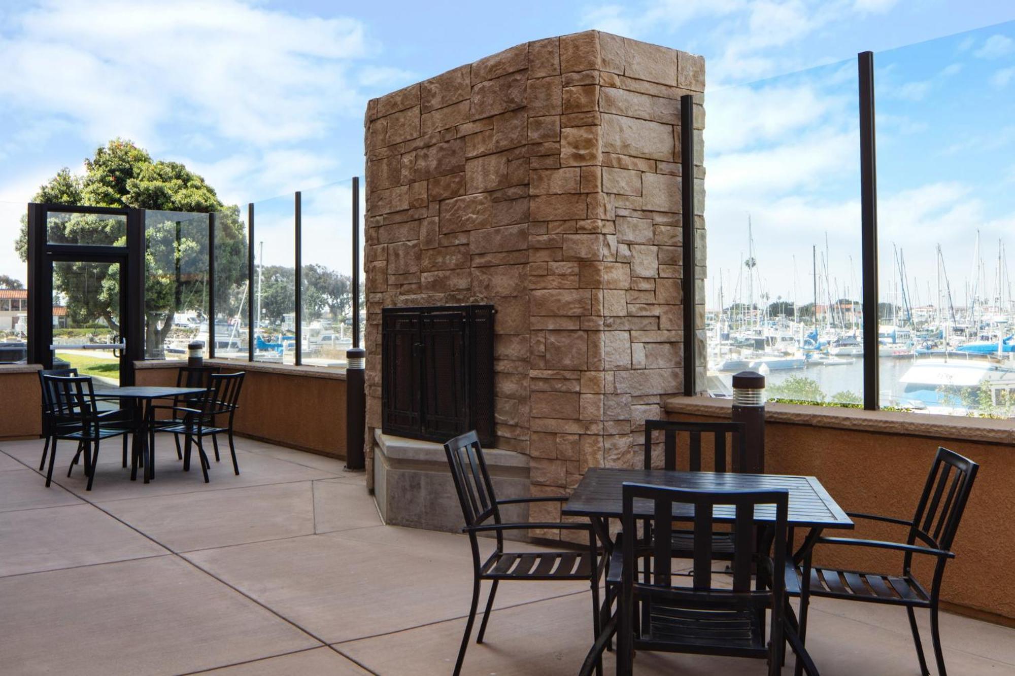 Holiday Inn Express Hotel & Suites Ventura Harbor, An Ihg Hotel Exterior photo